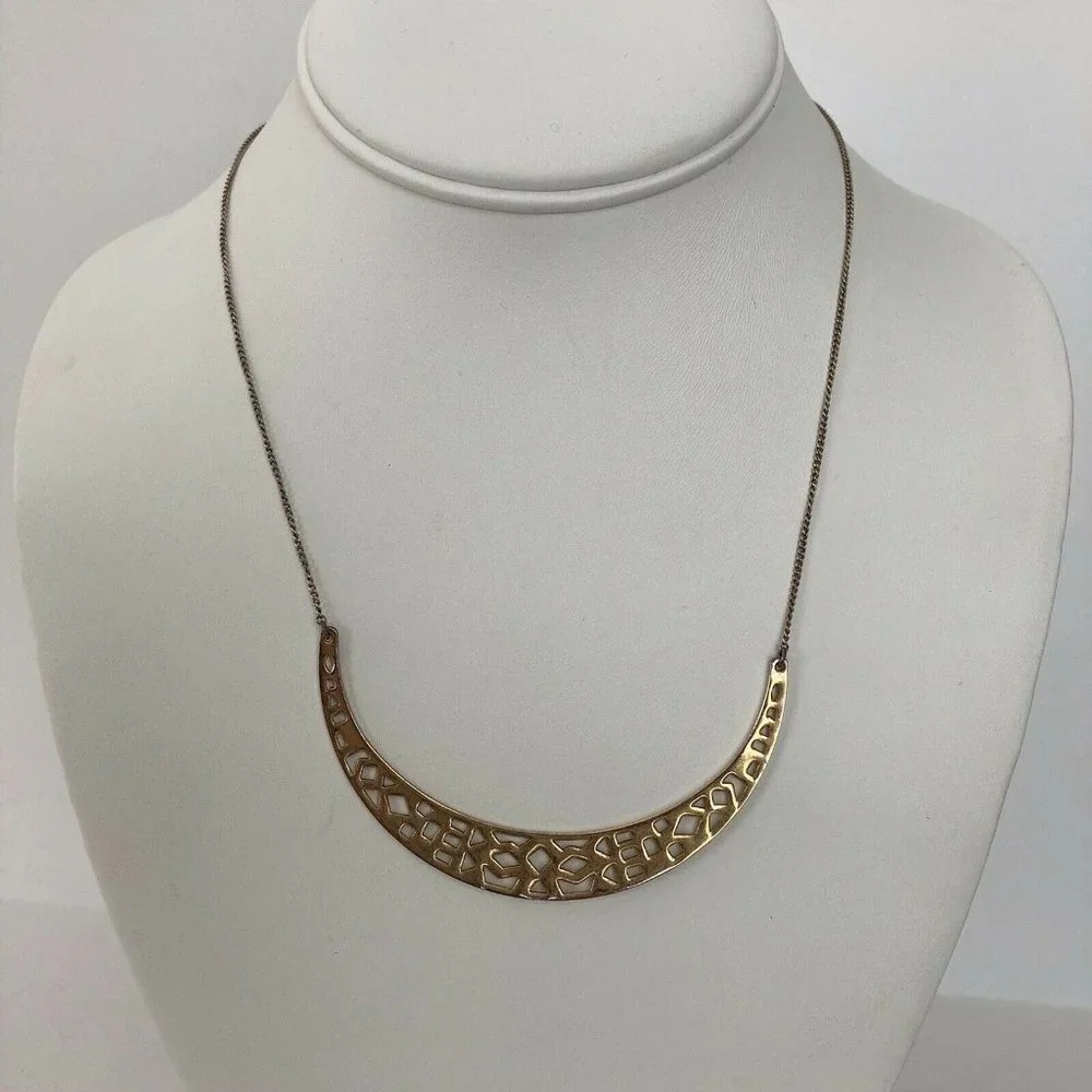 Stella & Dot Avalon Necklace Gold Tone Crescent Pendant Open Work Adjustable
